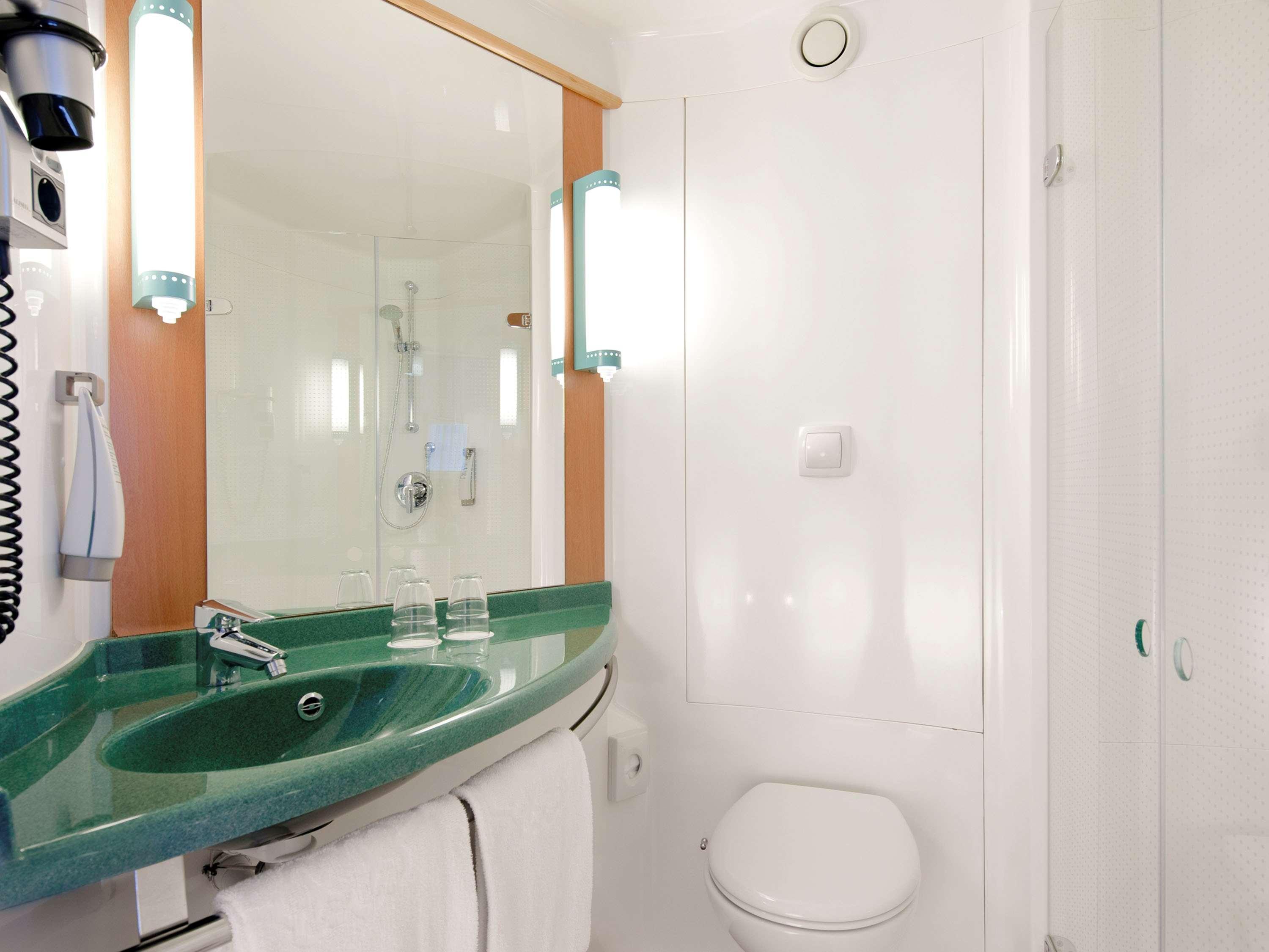 גרכינג ביי מינכן Ibis Hotel Muenchen Garching מראה חיצוני תמונה