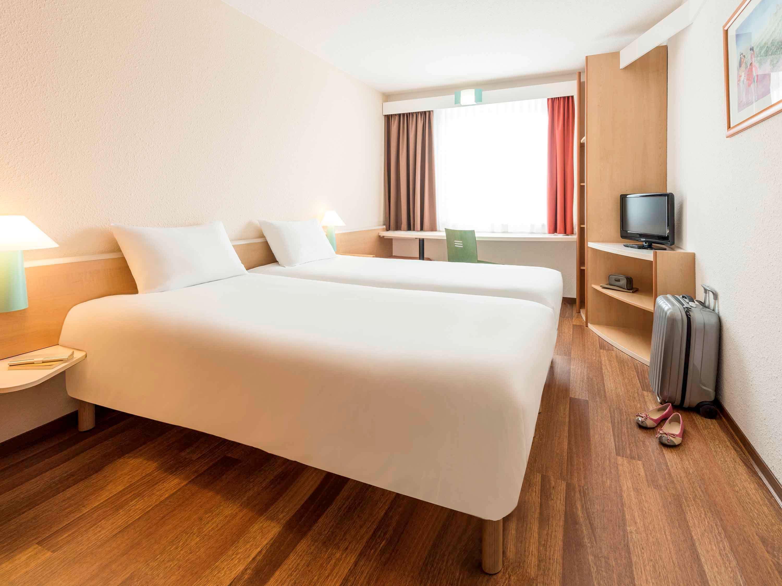 גרכינג ביי מינכן Ibis Hotel Muenchen Garching מראה חיצוני תמונה