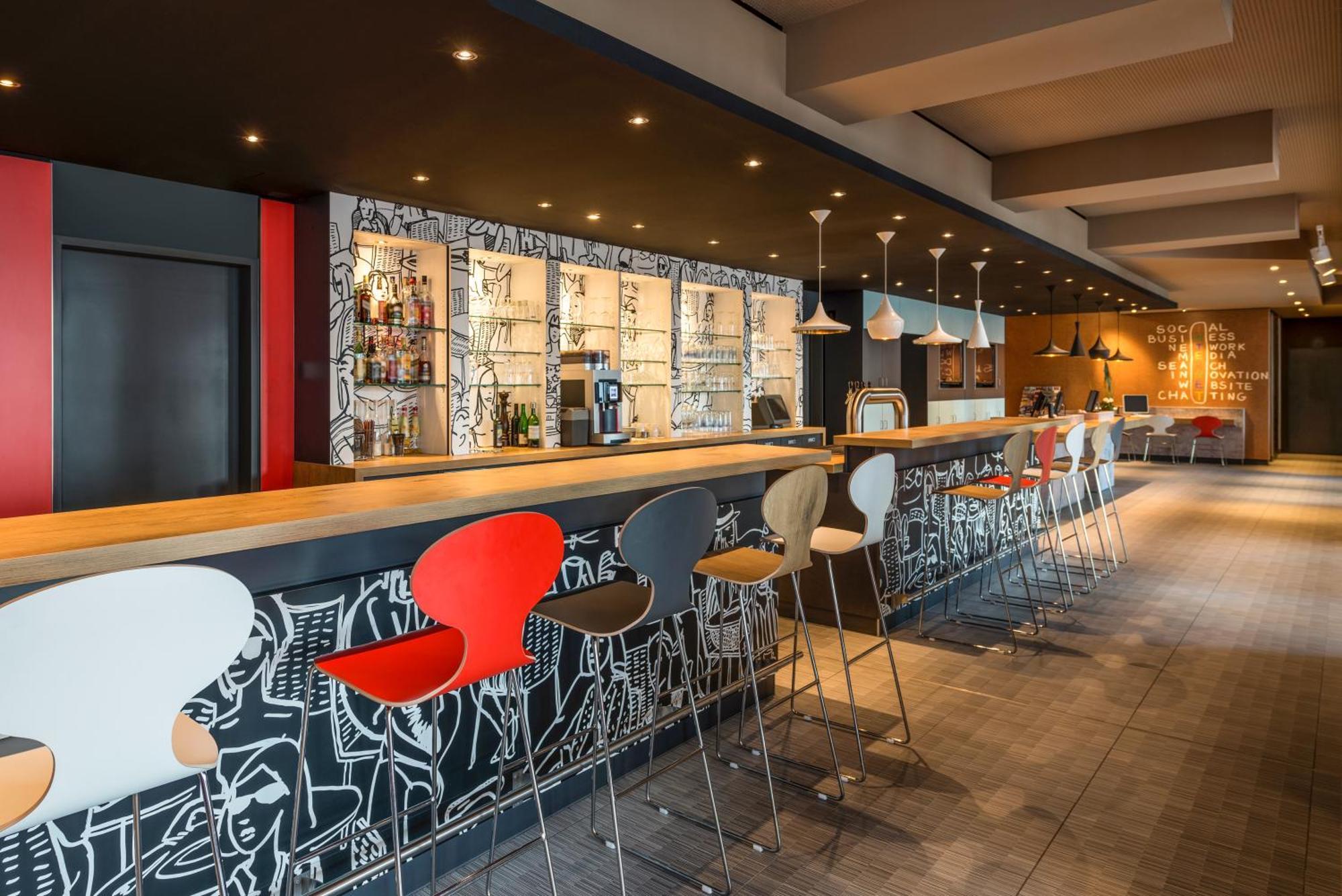 גרכינג ביי מינכן Ibis Hotel Muenchen Garching מראה חיצוני תמונה