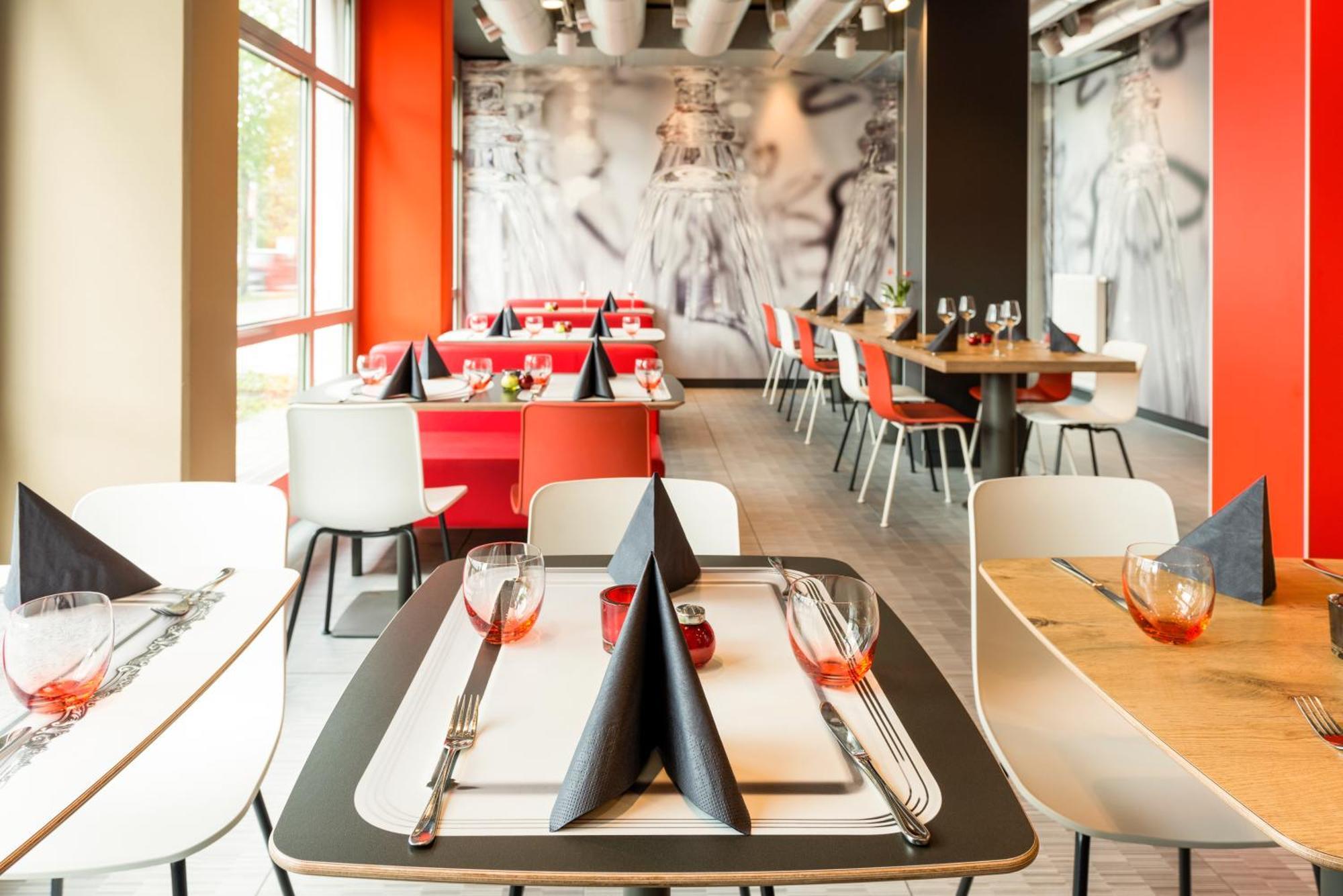 גרכינג ביי מינכן Ibis Hotel Muenchen Garching מראה חיצוני תמונה