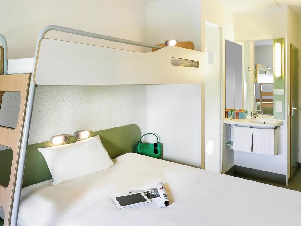 גרכינג ביי מינכן Ibis Hotel Muenchen Garching מראה חיצוני תמונה